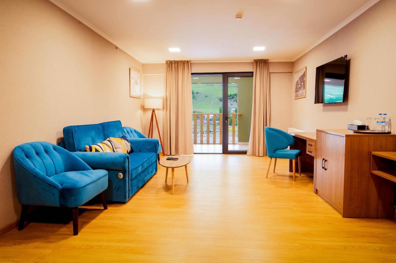 Gistola Hotel Mestia Ngoại thất bức ảnh