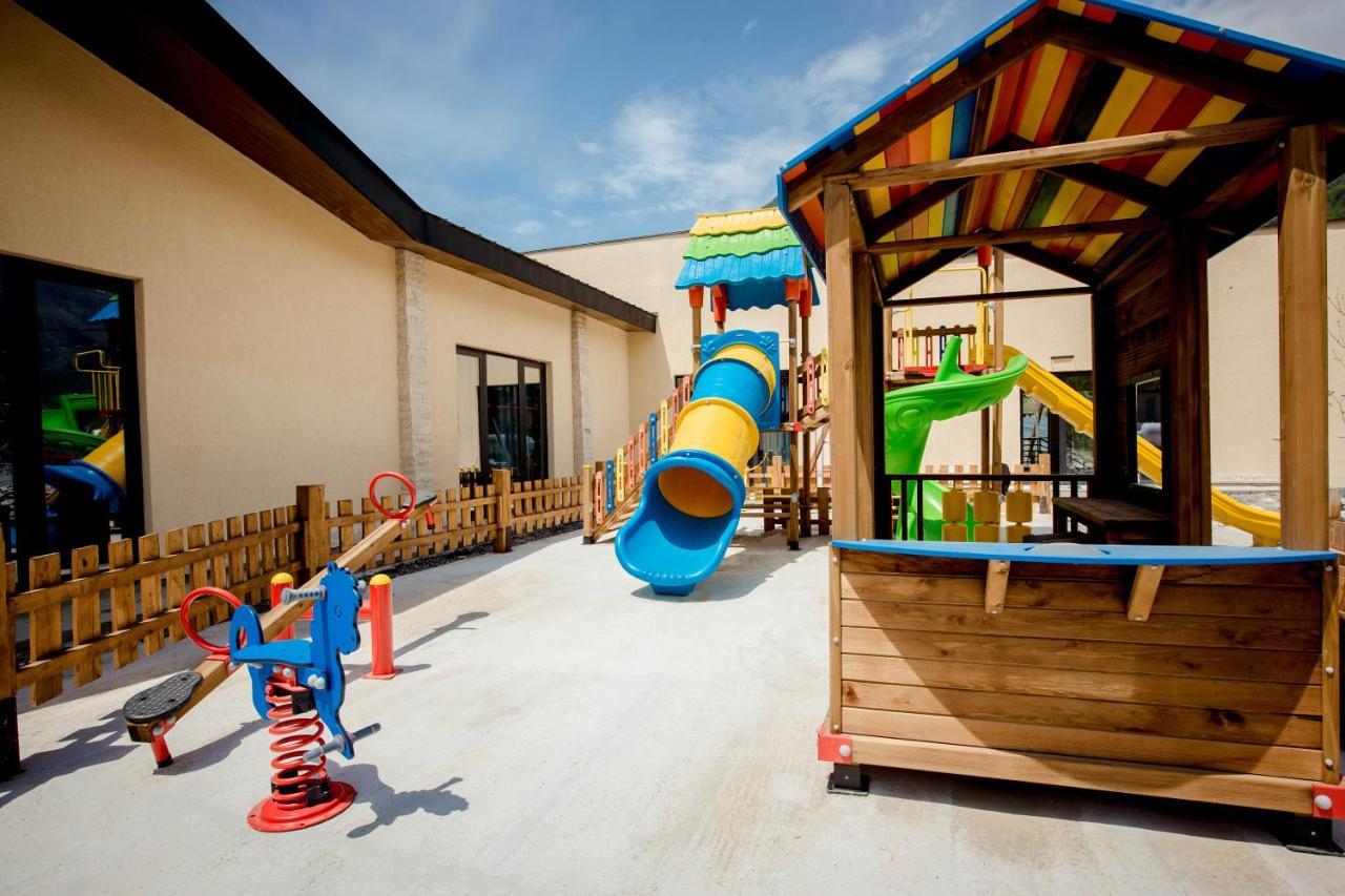 Gistola Hotel Mestia Ngoại thất bức ảnh