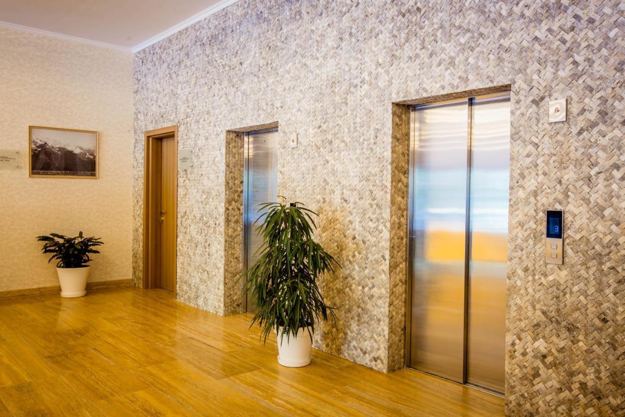 Gistola Hotel Mestia Ngoại thất bức ảnh